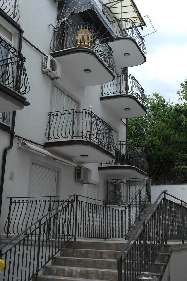 Apartments Laci Crikvenica Bagian luar foto